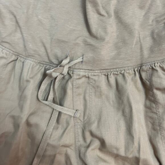 Isabel Maternity by Ingrid & Isabel Khaki Twill Pull-On Shorts - Size XXL - NWT - Picture 3 of 6
